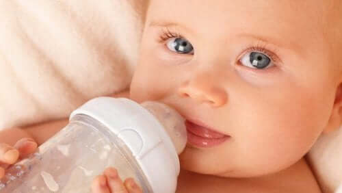 Bebeğinizin ne kadar suya ihtiyacı var?