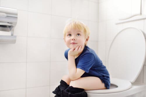 tuvalette çocuk