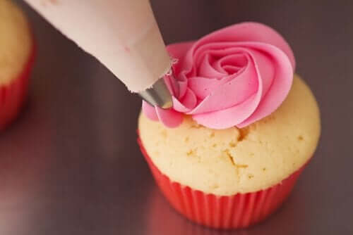 çilekli cupcake