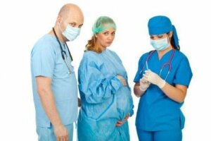 Epidural veya spinal anestezi arasındaki fark nedir?