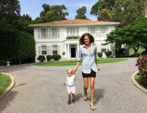 Bebeğime evde bakmayı seviyorum