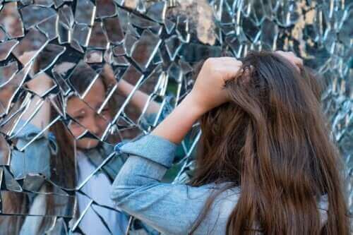 Çocukluk Çağı Şizofrenisi: Belirtileri, Nedenleri ve Tedavisi