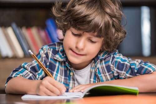 Montessori Yöntemi İle Yazmayı Öğrenin