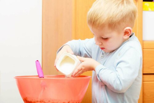 yemek yapan çocuk, şeker tüketimi, yapay tatlandırıcılar