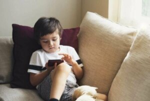 Telefonunuzu Nasıl Çocuk Erişemez Yapabilirsiniz