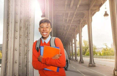 Göçmen Gençler: Gittikçe Çoğalan Bir Gerçek