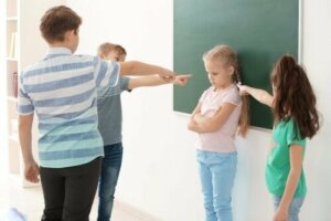 Çocuklukta Kişilik Komplekslerine Dair Bilmeniz Gerekenler