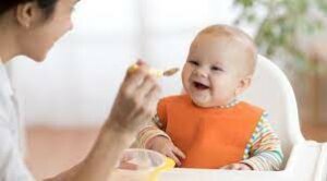 Mama yiyen bebek