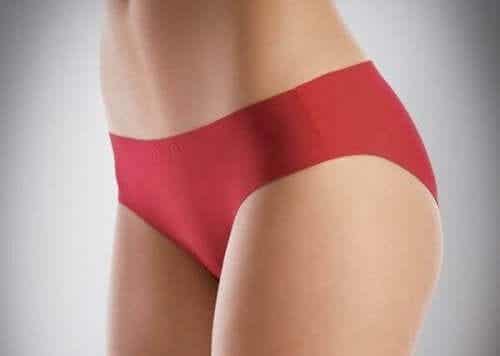 kırmızı iç çamaşırı